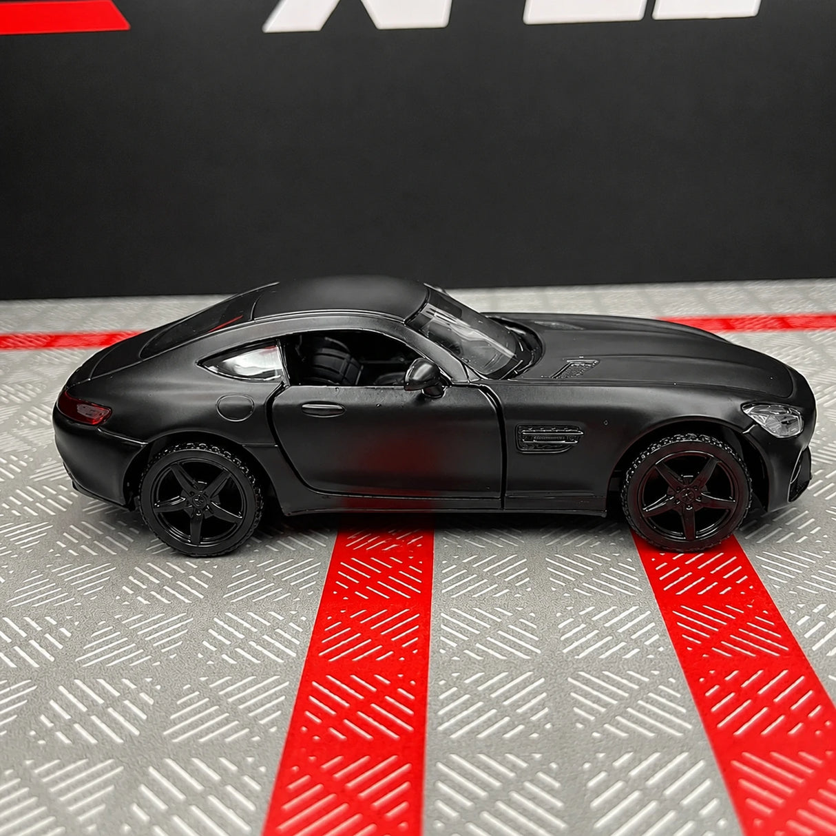 Mercedes-AMG 2020 GTS Black 1:36 – Diecast Display Model Die-Cast