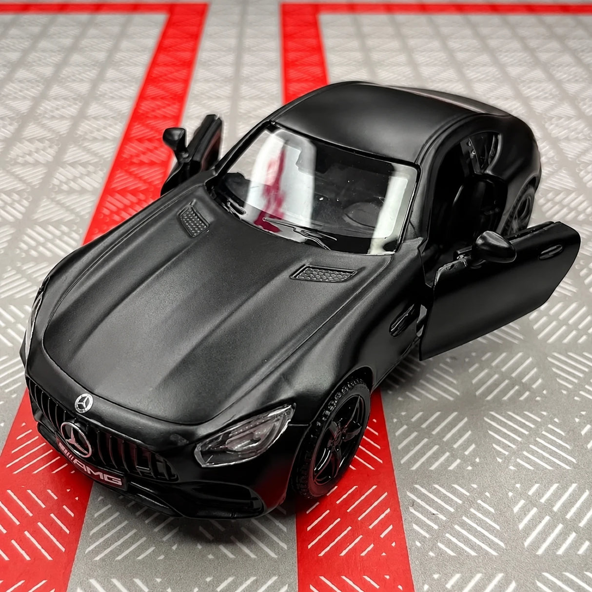 Mercedes-AMG 2020 GTS Black 1:36 – Diecast Display Model Die-Cast
