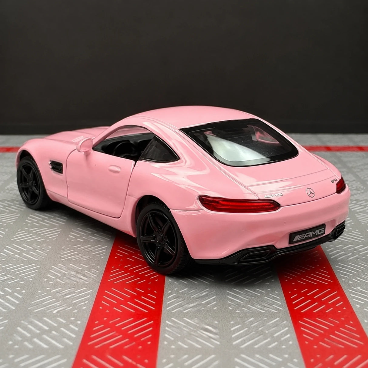 Mercedes-AMG 2020 GTS وردي 1:36 – نموذج عرض معدني مصبوب