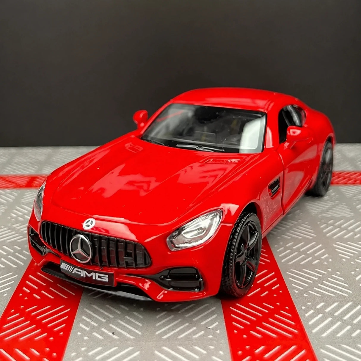Mercedes-AMG 2020 GTS أحمر 1:36 – نموذج عرض معدني مصبوب