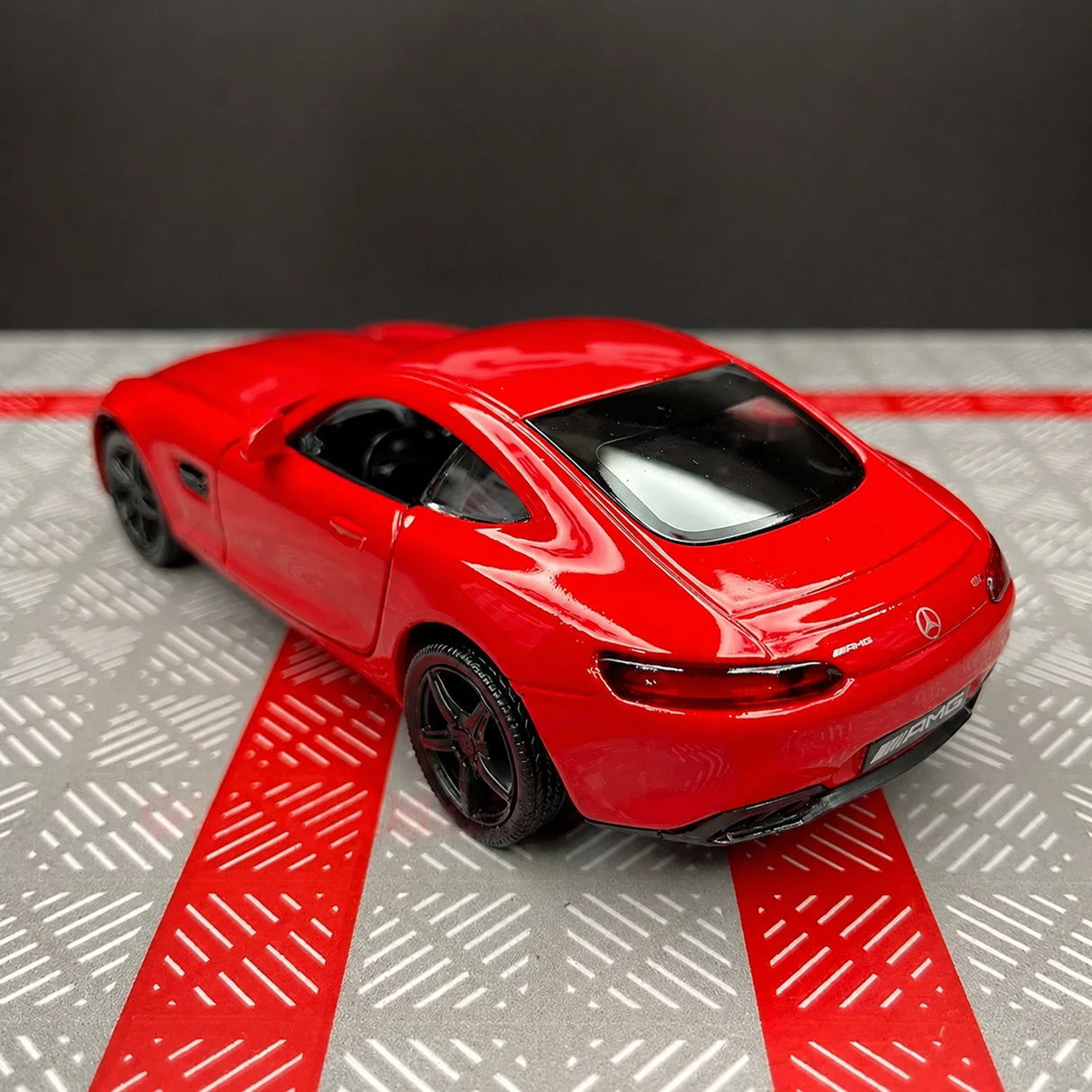 Mercedes-AMG 2020 GTS أحمر 1:36 – نموذج عرض معدني مصبوب