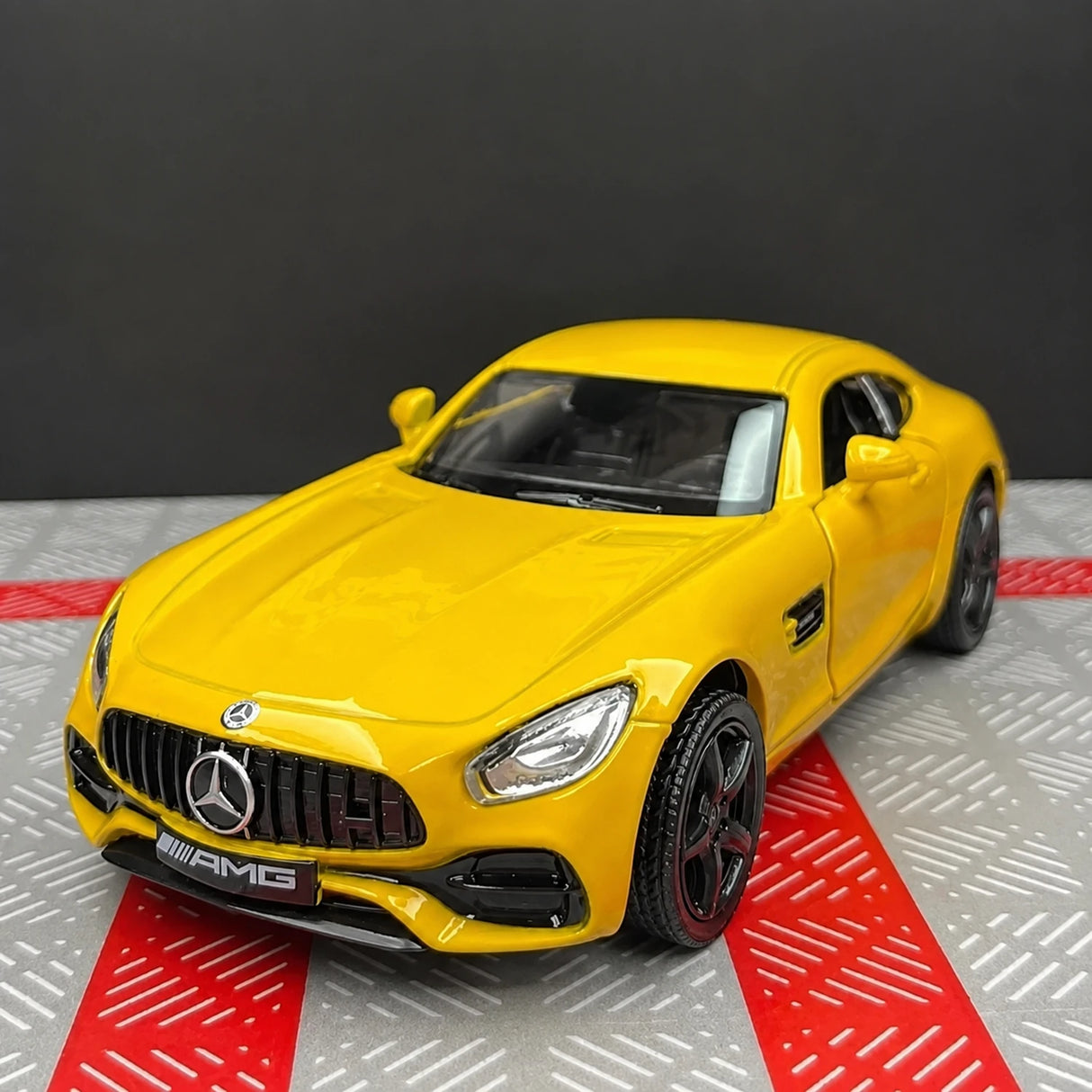 Mercedes-AMG 2020 GTS أصفر 1:36 – نموذج عرض معدني مصبوب