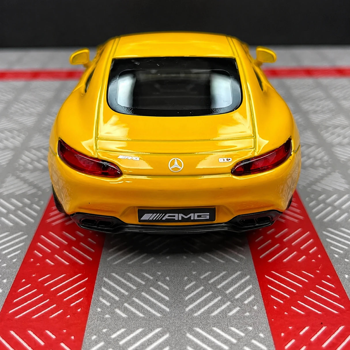 Mercedes-AMG 2020 GTS أصفر 1:36 – نموذج عرض معدني مصبوب