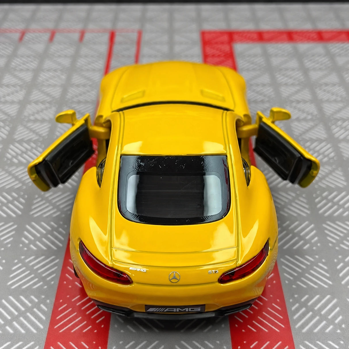 Mercedes-AMG 2020 GTS أصفر 1:36 – نموذج عرض معدني مصبوب
