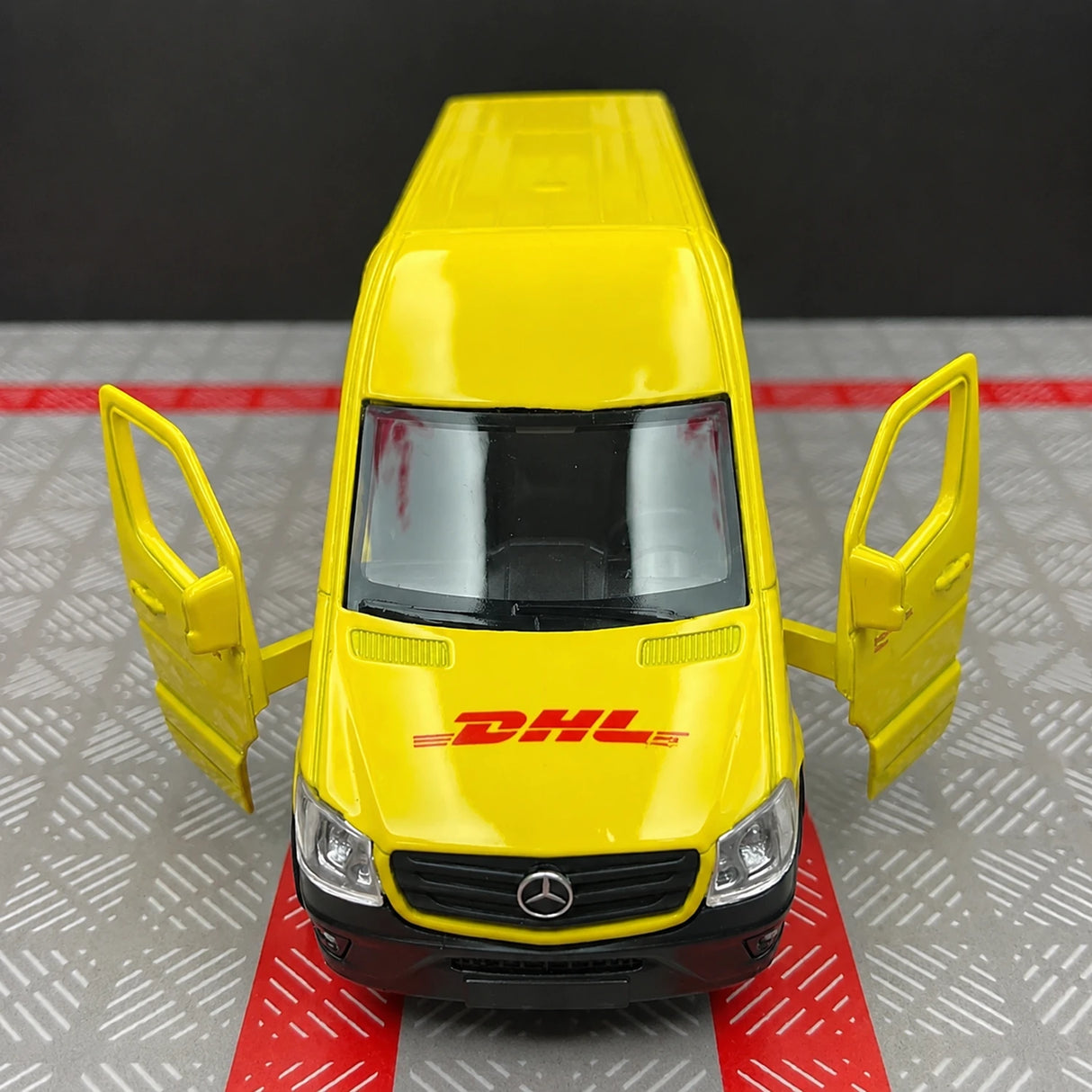 Mercedes-Benz 2018 Sprinter DHL 1:36 – Diecast Display Model Die-Cast