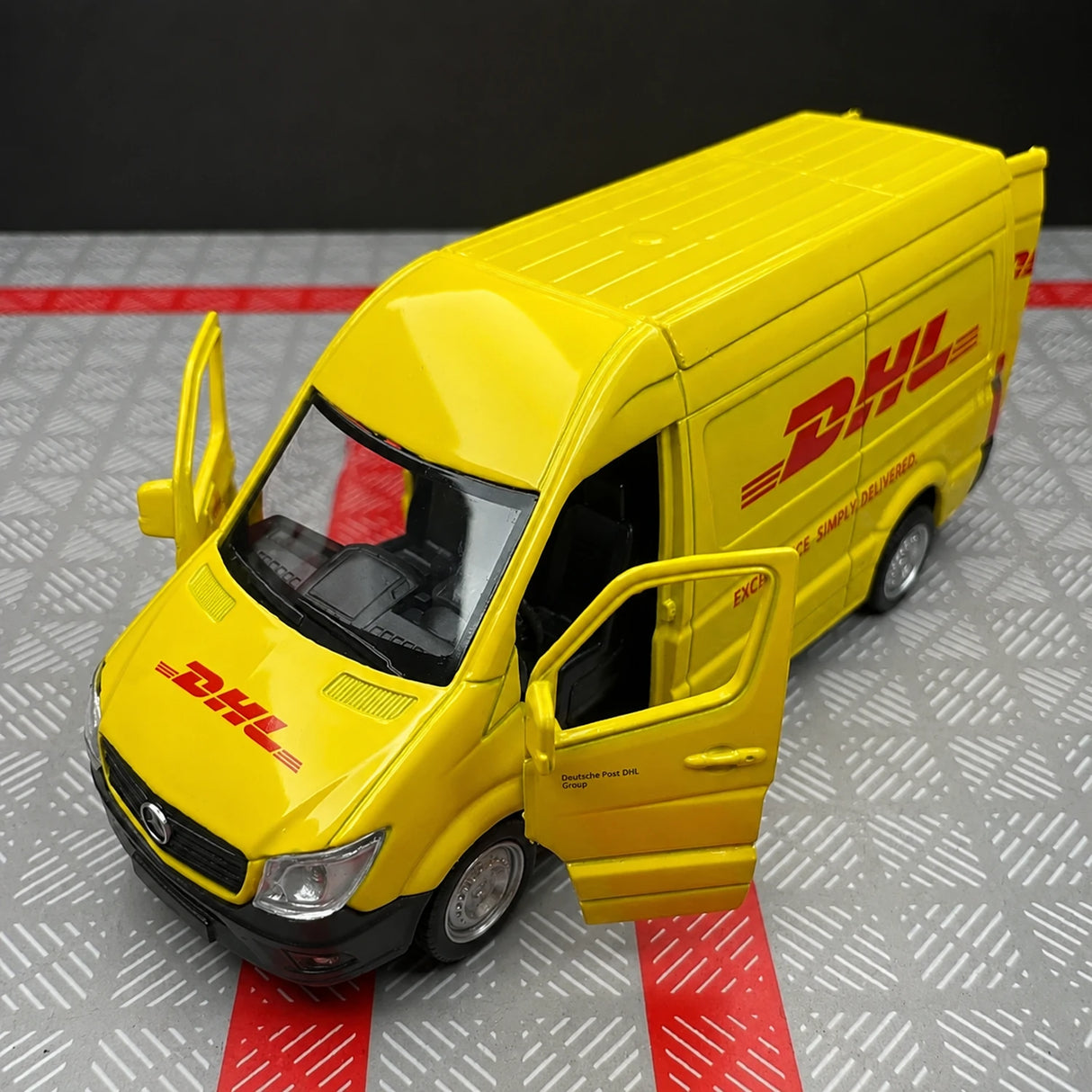 Mercedes-Benz 2018 Sprinter DHL 1:36 – Diecast Display Model Die-Cast