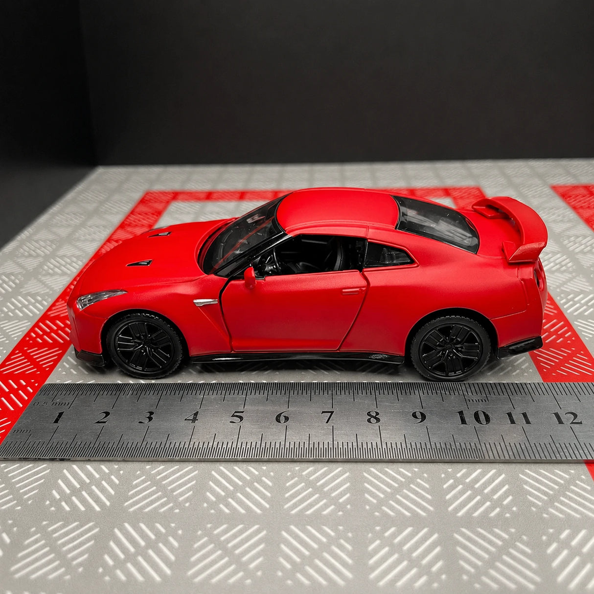 Nissan 2009 GT-R R35 Matte أحمر 1:36 – نموذج عرض معدني مصبوب