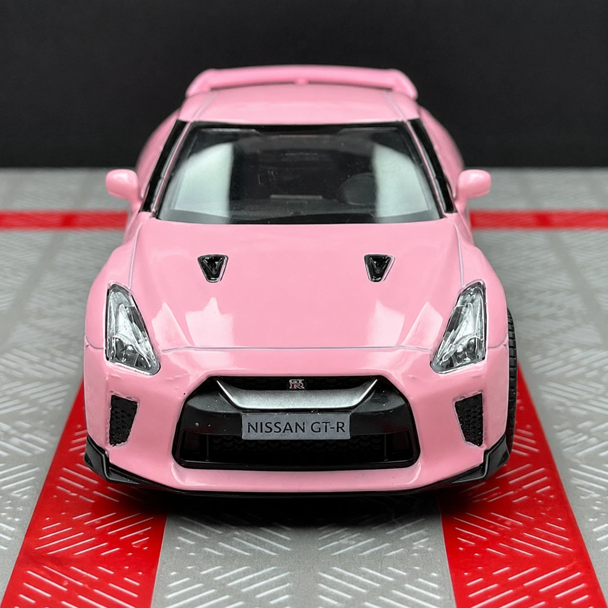 Nissan 2009 GT-R R35 핑크 1:36 – 다이캐스트 디스플레이 모델 다이캐스트