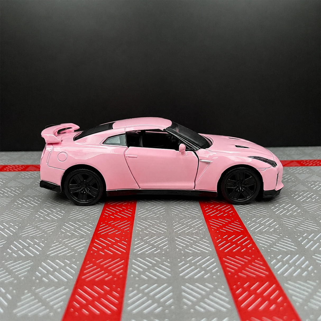 Nissan 2009 GT-R R35 핑크 1:36 – 다이캐스트 디스플레이 모델 다이캐스트