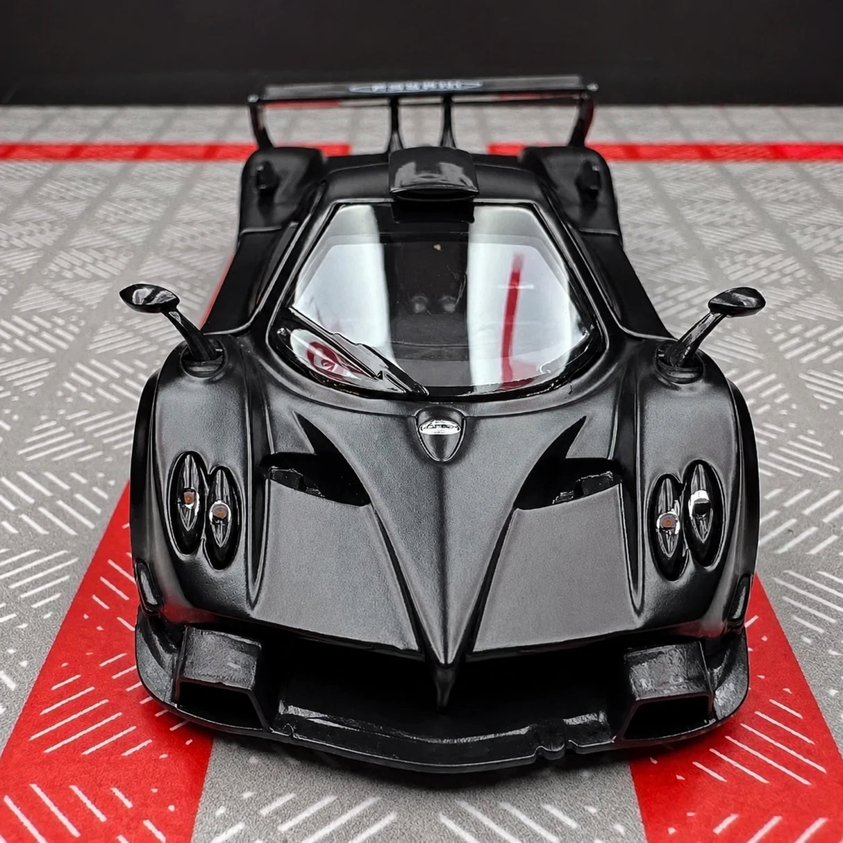 Pagani 2009 Zonda R Black 1:36 – model wyświetlacza odlewanego