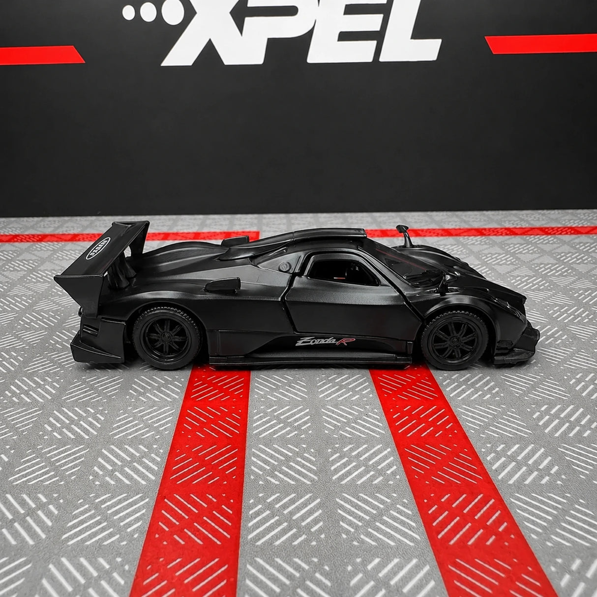 Pagani 2009 Zonda R Black 1:36 – model wyświetlacza odlewanego