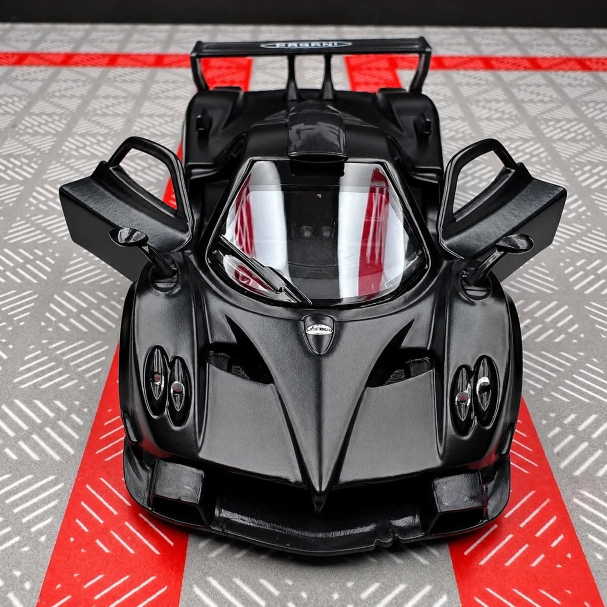 Pagani 2009 Zonda R Black 1:36 – model wyświetlacza odlewanego