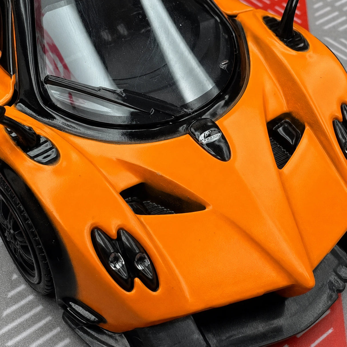 Pagani 2009 Zonda R Orange 1:36 – Diecast Display Model Die-Cast