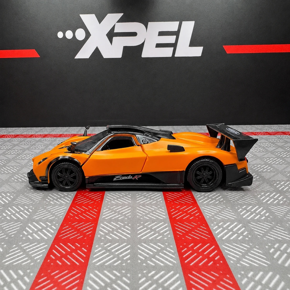 Pagani 2009 Zonda R Orange 1:36 – Diecast Display Model Die-Cast