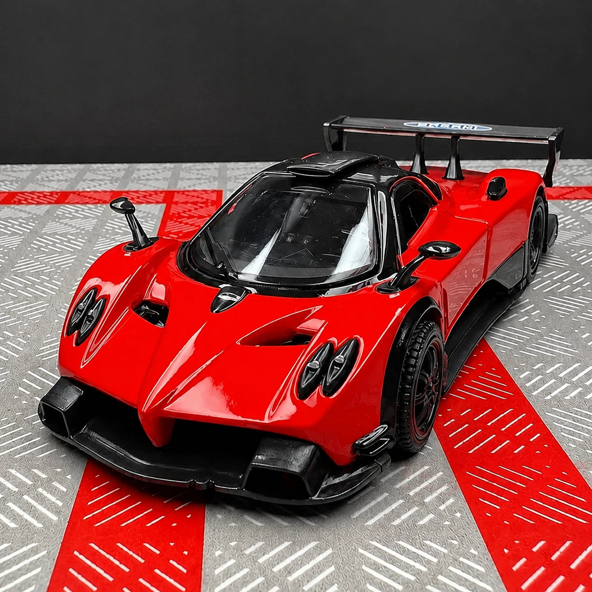 Pagani 2009 Zonda R Red 1:36 – valuvalettu näyttömalli