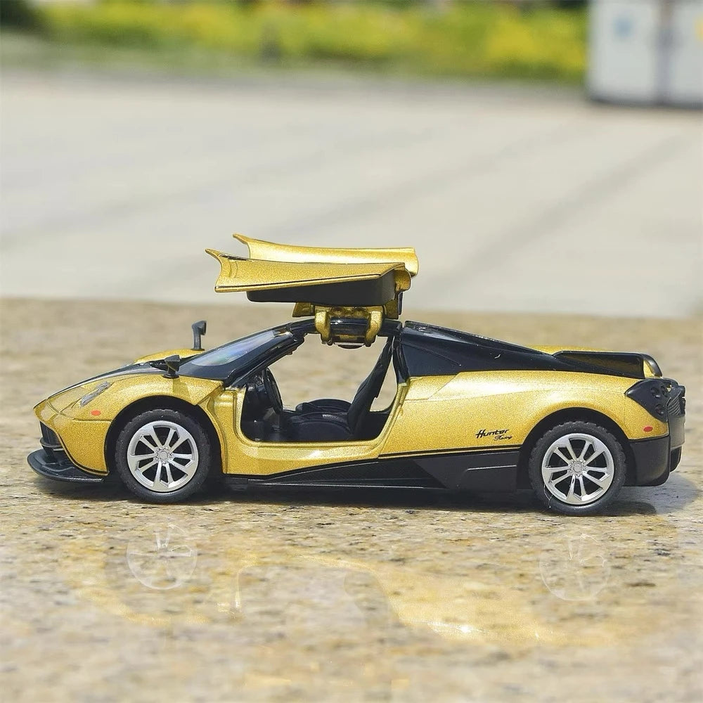 Pagani 2012 Huayra Gold 1:36 – model wyświetlacza odlewany ciśnieniowo