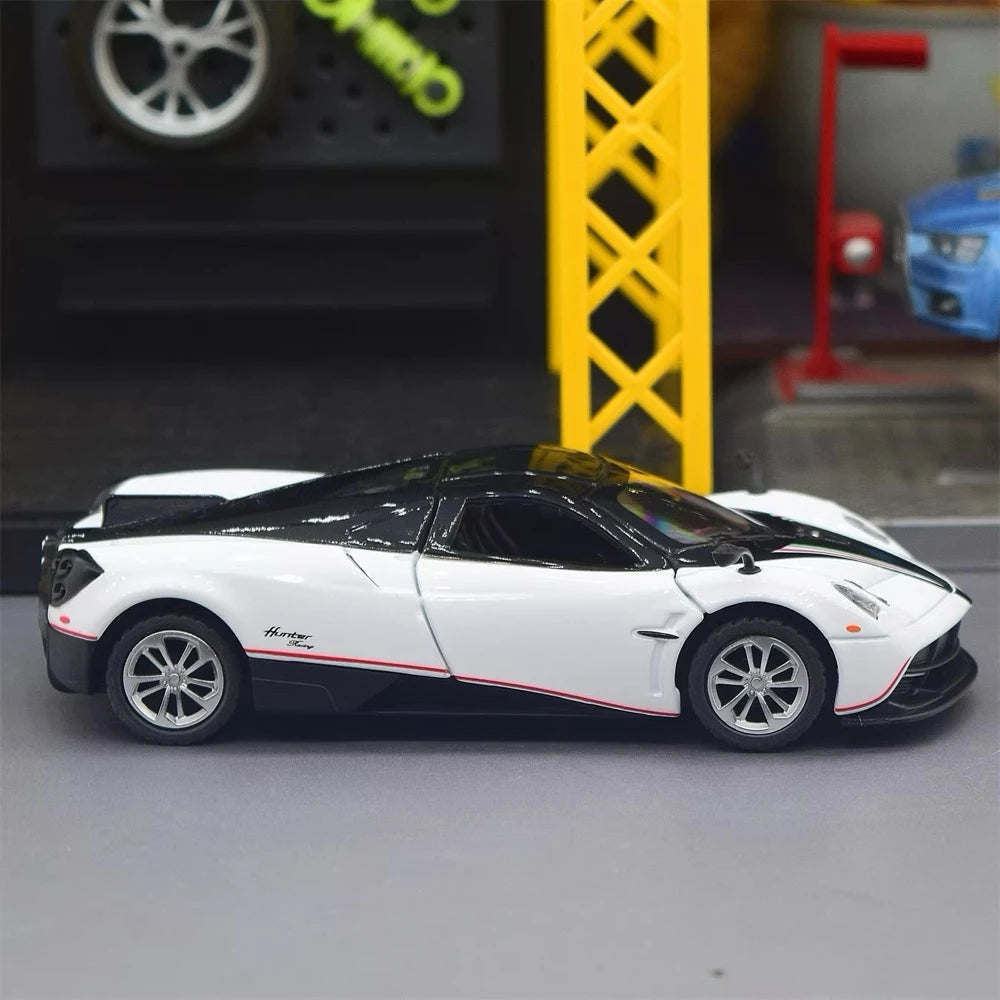Pagani 2012 Huayra White 1:36 – Diecast Display Model Die-Cast