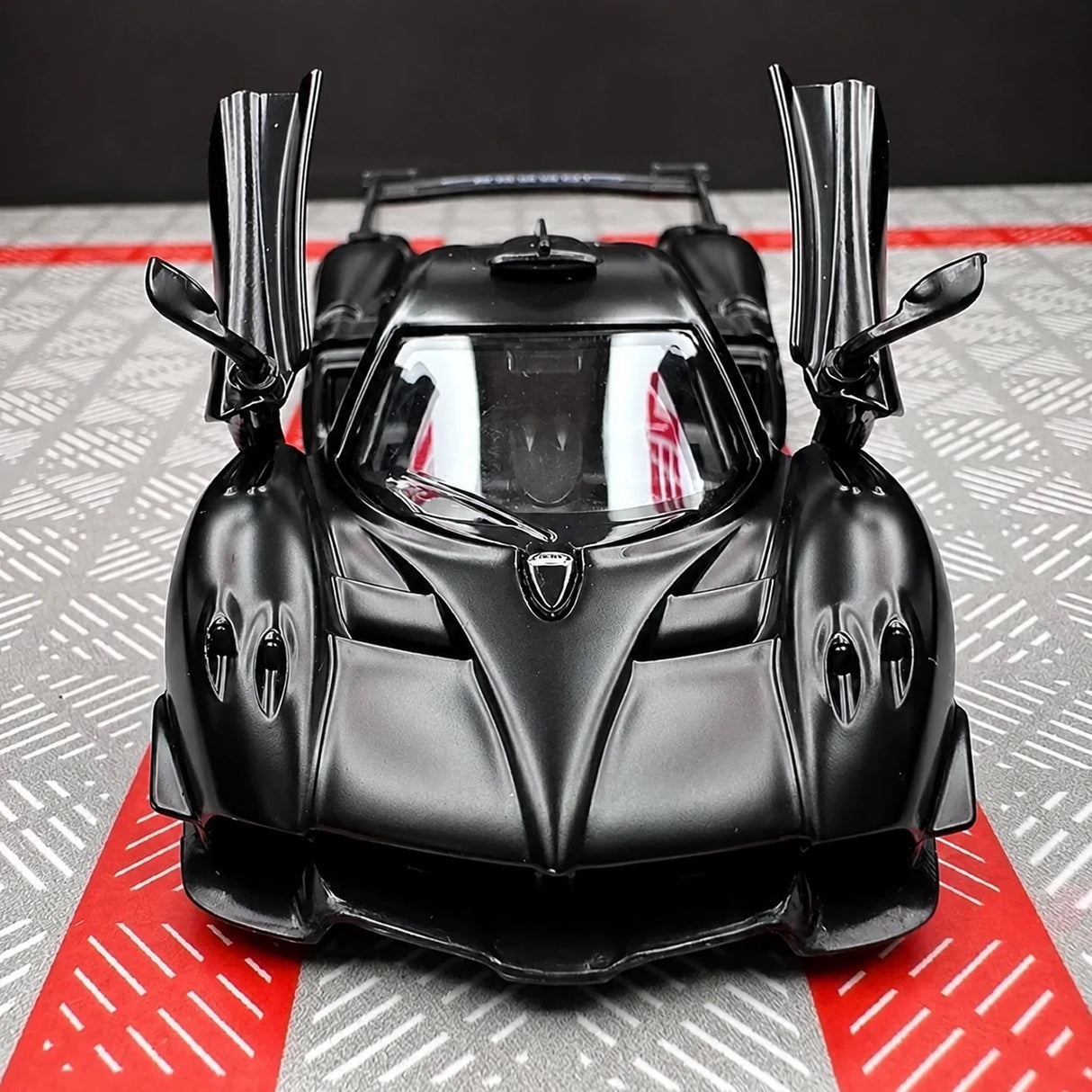 Pagani 2021 Huayra R Black 1:36 – Diecast Display Model Die-Cast