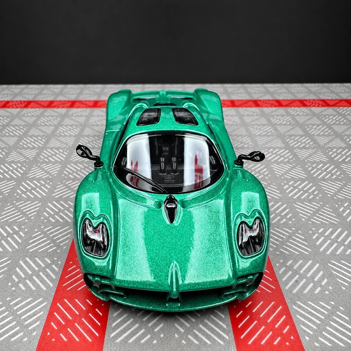 Pagani 2023 Utopia أخضر 1:36 – نموذج عرض معدني مصبوب