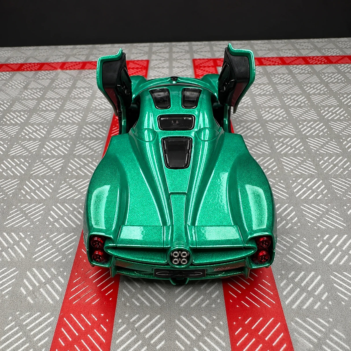 Pagani 2023 Utopia أخضر 1:36 – نموذج عرض معدني مصبوب