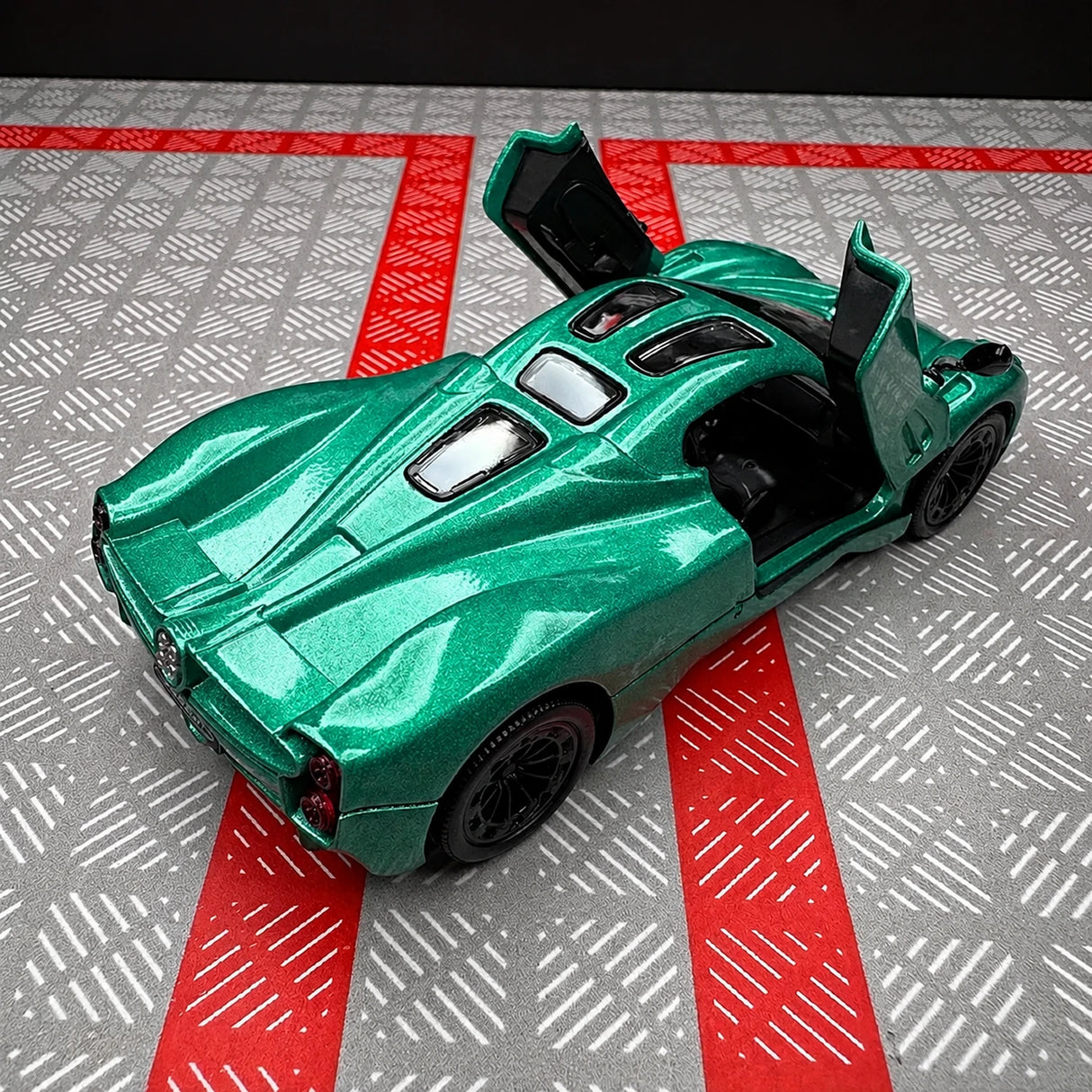 Pagani 2023 Utopia أخضر 1:36 – نموذج عرض معدني مصبوب