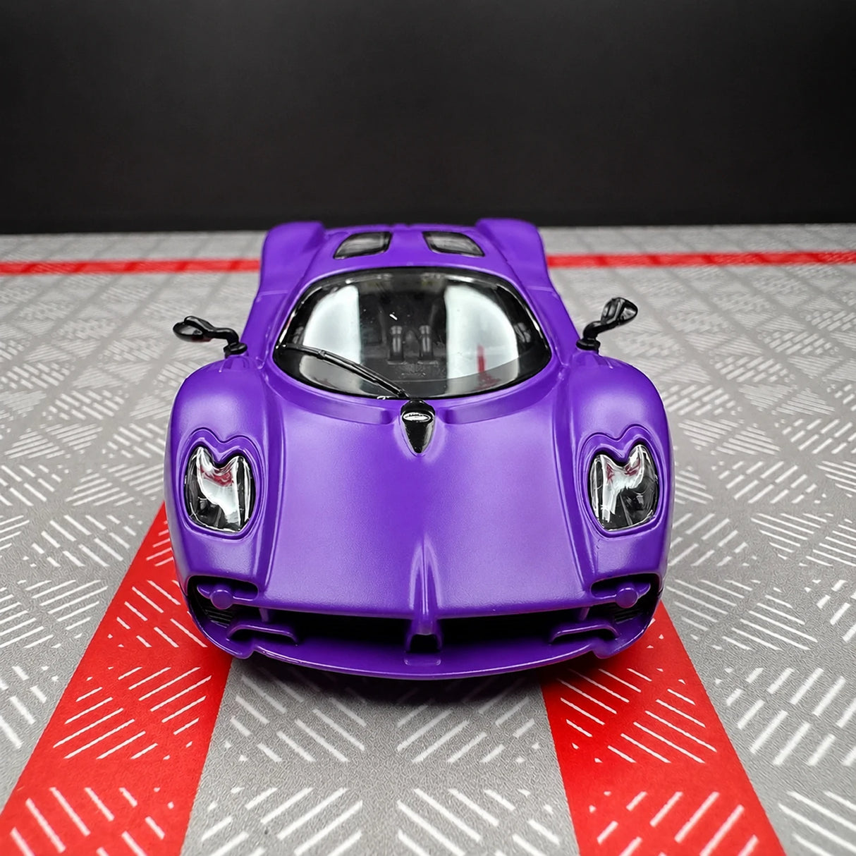 Pagani 2023 Utopia Purple 1:36 – Diecast Display Model Die-Cast