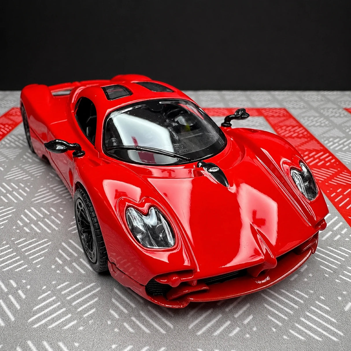 Pagani 2023 Utopia Red 1:36 – Diecast Display Model Die-Cast