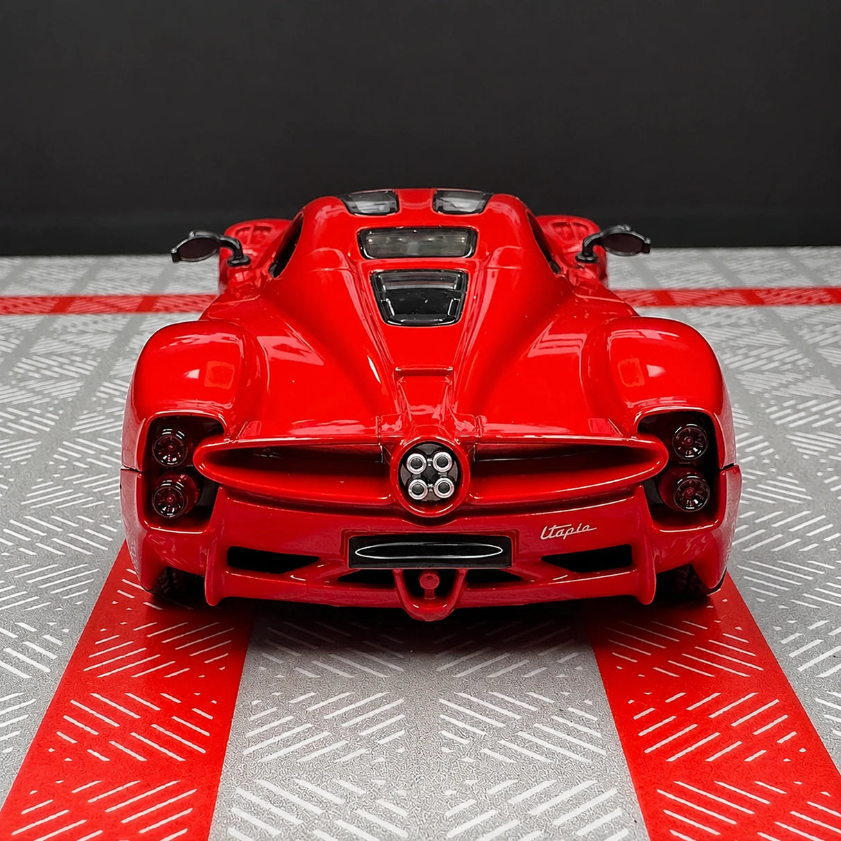 Pagani 2023 Utopia Red 1:36 – Diecast Display Model Die-Cast