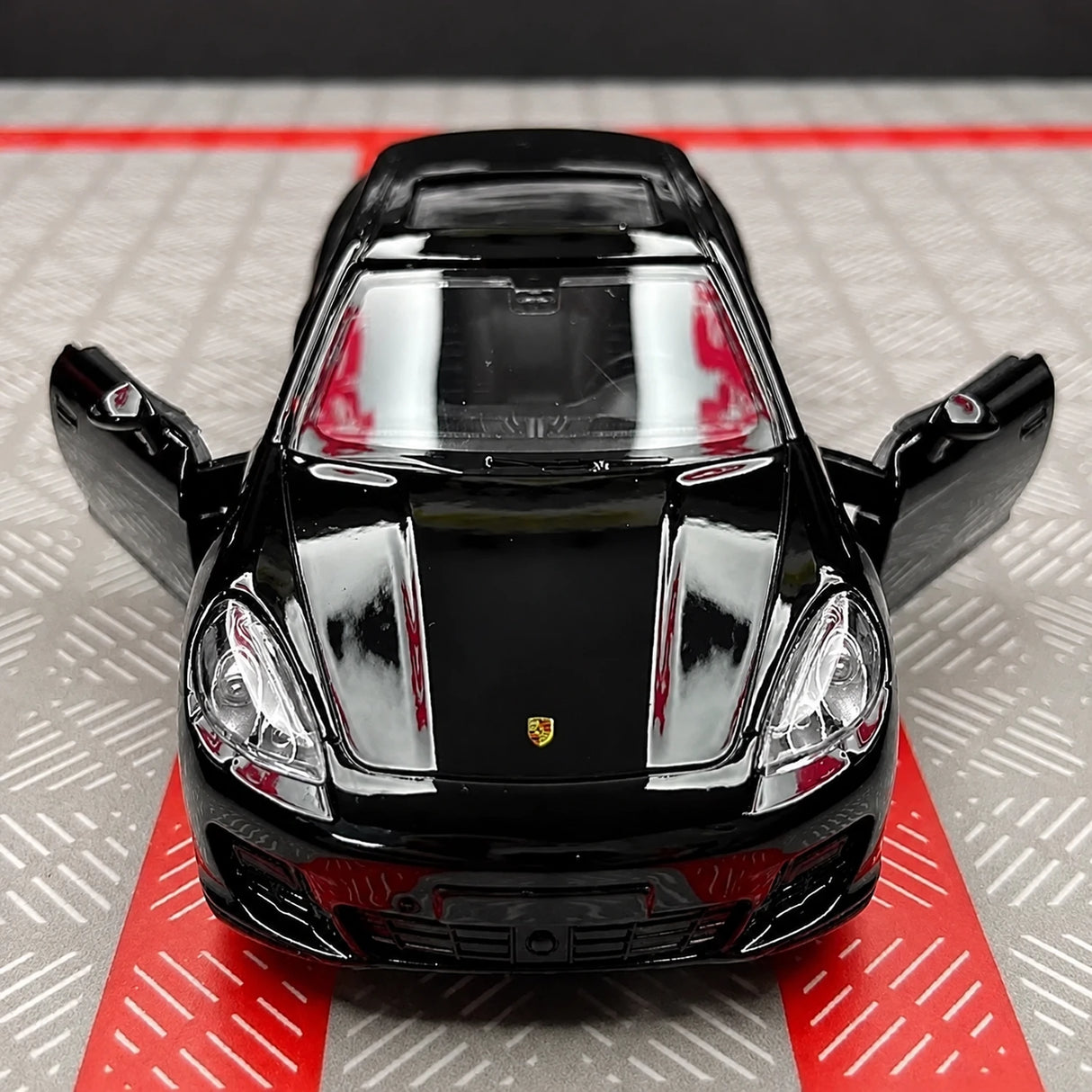 Porsche 2010 Panamera Black 1:36 – Diecast Display Model Die-Cast