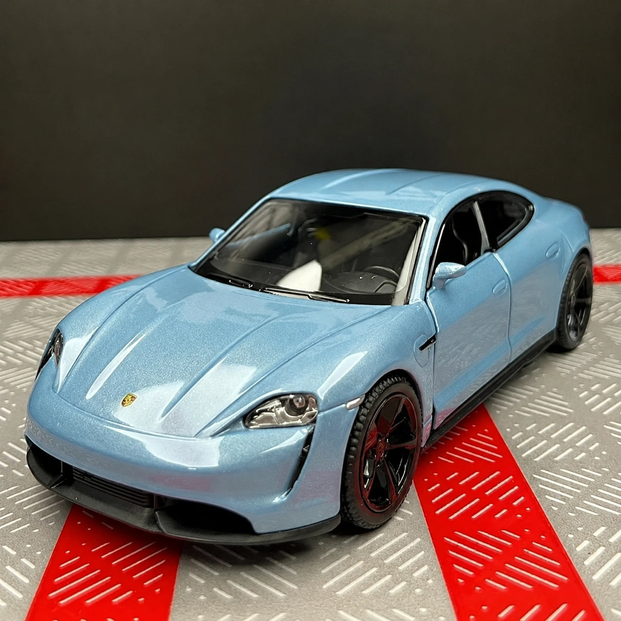 Porsche 2019 Taycan Cyan 1:36 – model wyświetlacza odlewany z odlewu