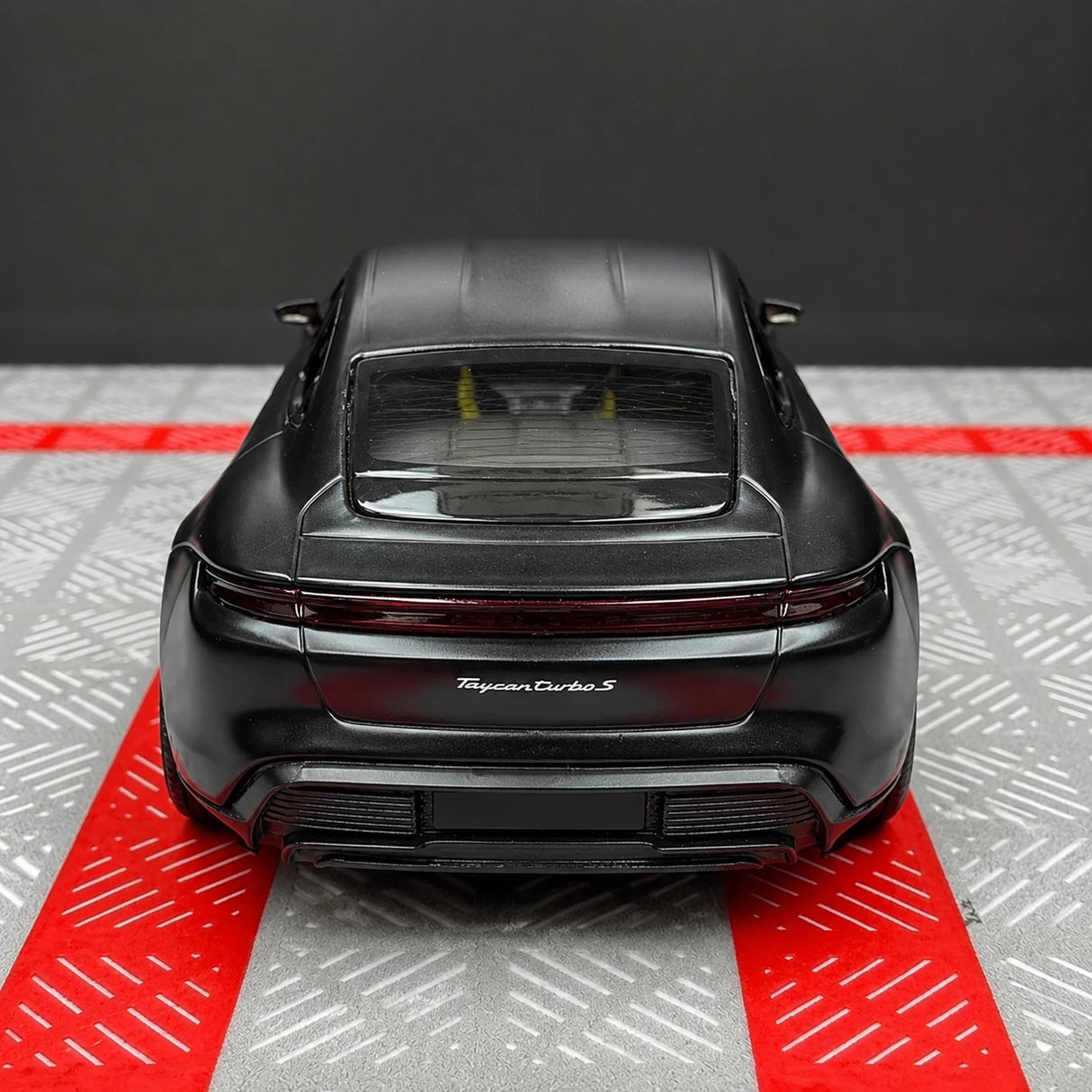Porsche 2019 테이칸 무광 블랙 1:36 – 다이캐스트 디스플레이 모델 다이캐스트