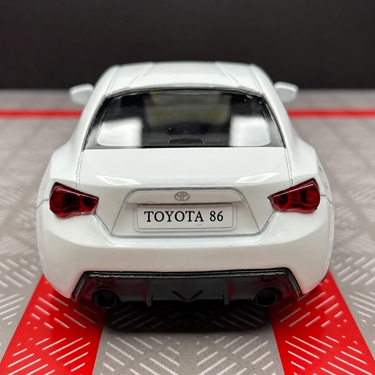 Toyota 2012 86 ZN6 White 1:36 – model wyświetlacza odlewany