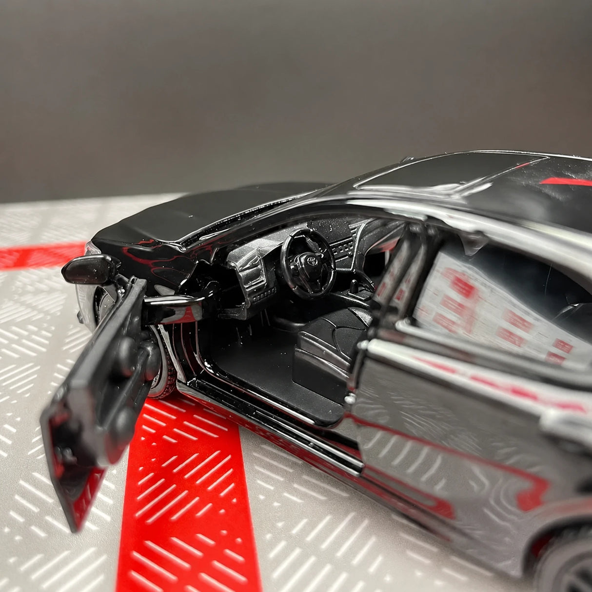 Toyota 2017 Camry XV70 Glossy Black 1:36 – Diecast Display Model Die-Cast