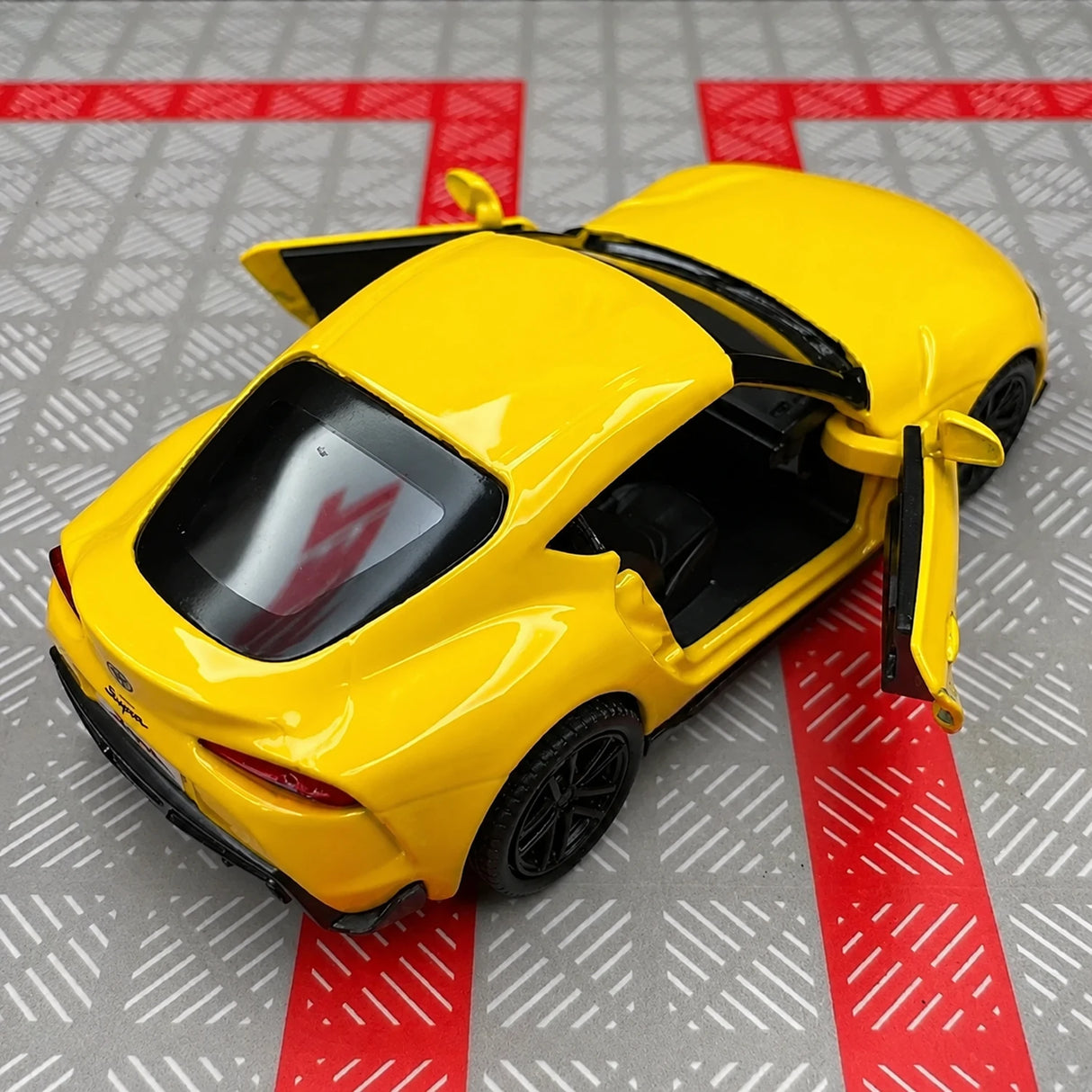 Toyota 2019 Supra A90 amarelo 1:36 – modelo de exposição em metal fundido