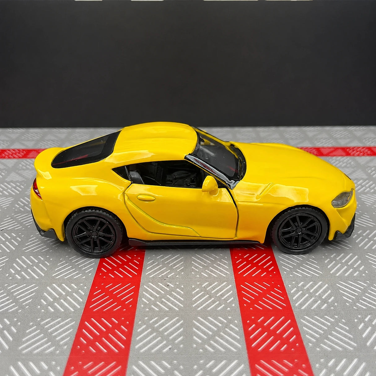 Toyota 2019 Supra A90 amarelo 1:36 – modelo de exposição em metal fundido