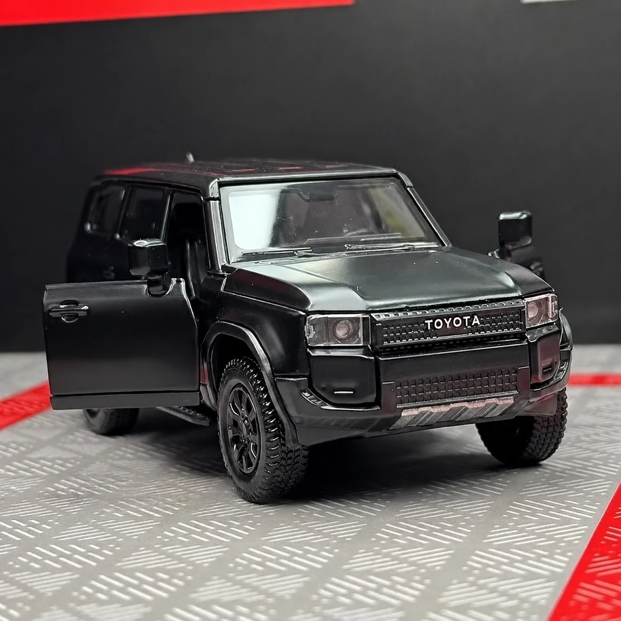 Toyota 2023 Land Cruiser J250 Black 1:36 – Diecast Display Model Die-Cast