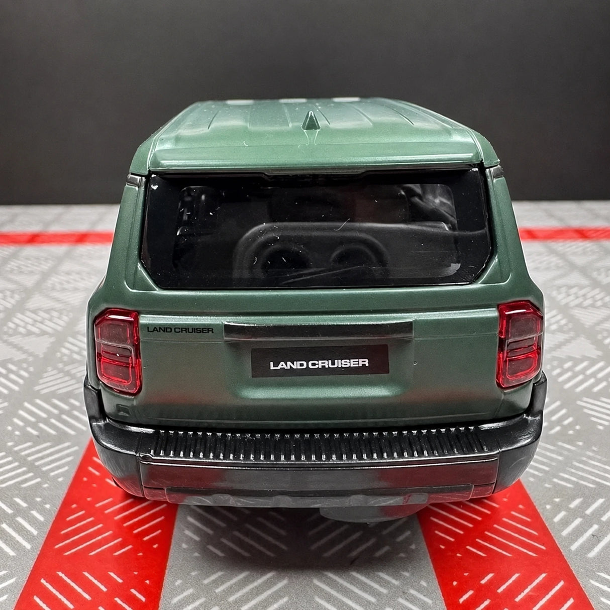 Toyota 2023 Land Cruiser J250 Green 1:36 – Diecast Display Model Die-Cast