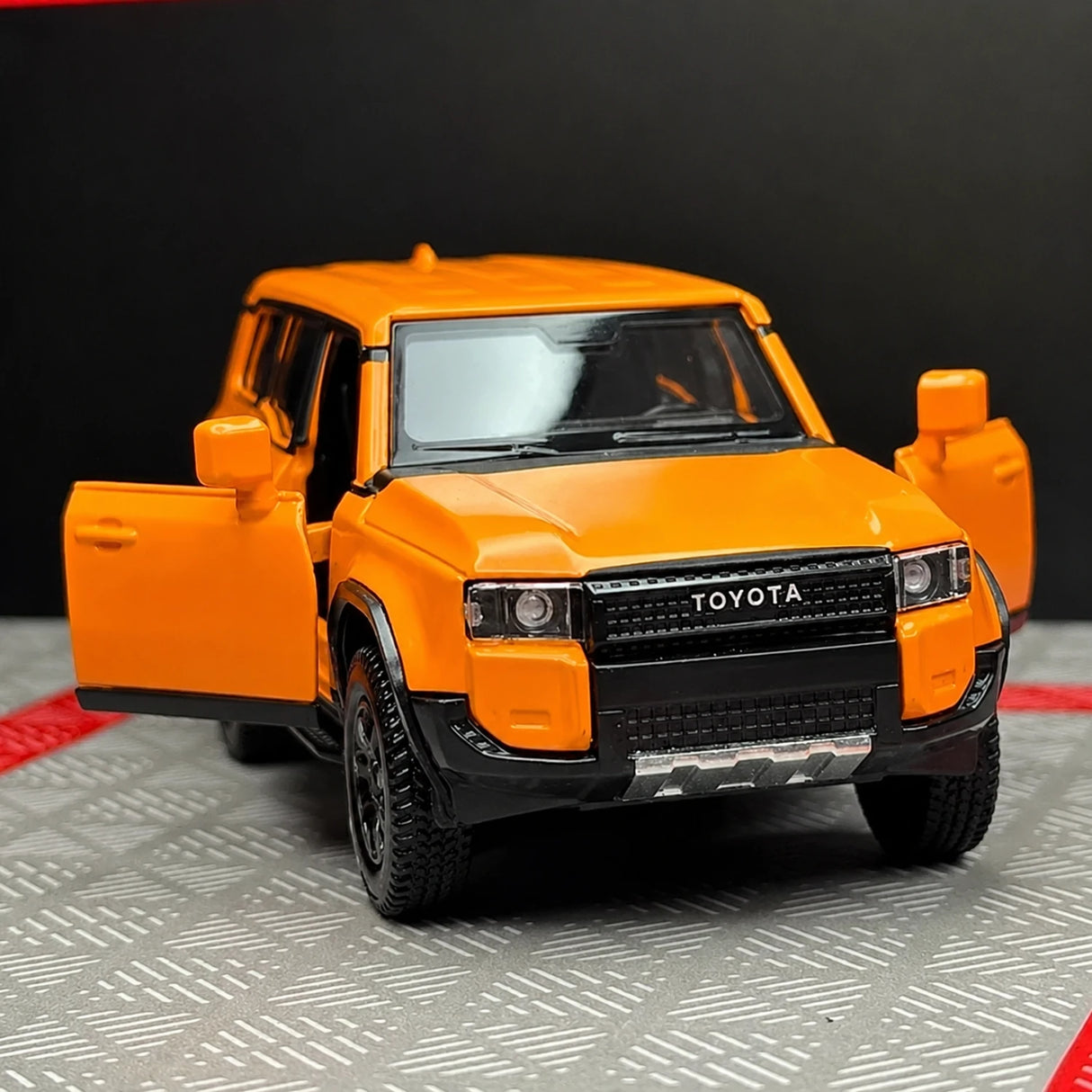 Toyota 2023 Land Cruiser J250 Orange 1:36 – Diecast Display Model Die-Cast