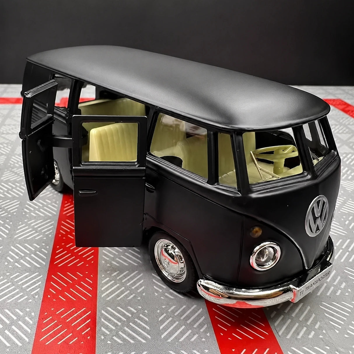 Volkswagen 1963 T1 Black 1:36 – Diecast Display Model Die-Cast