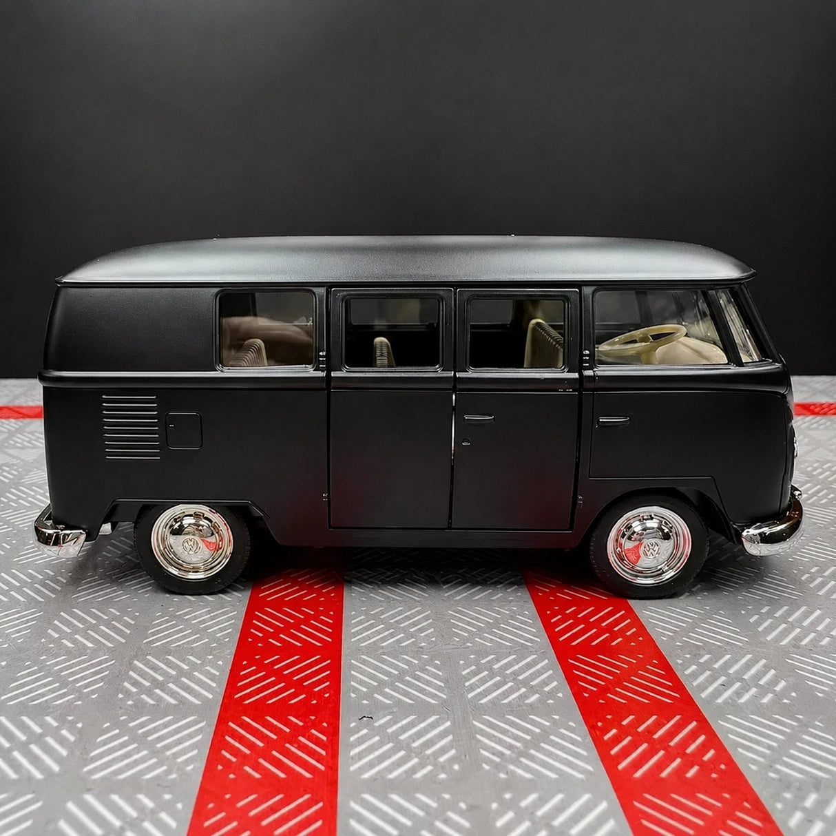Volkswagen 1963 T1 Black 1:36 – Diecast Display Model Die-Cast
