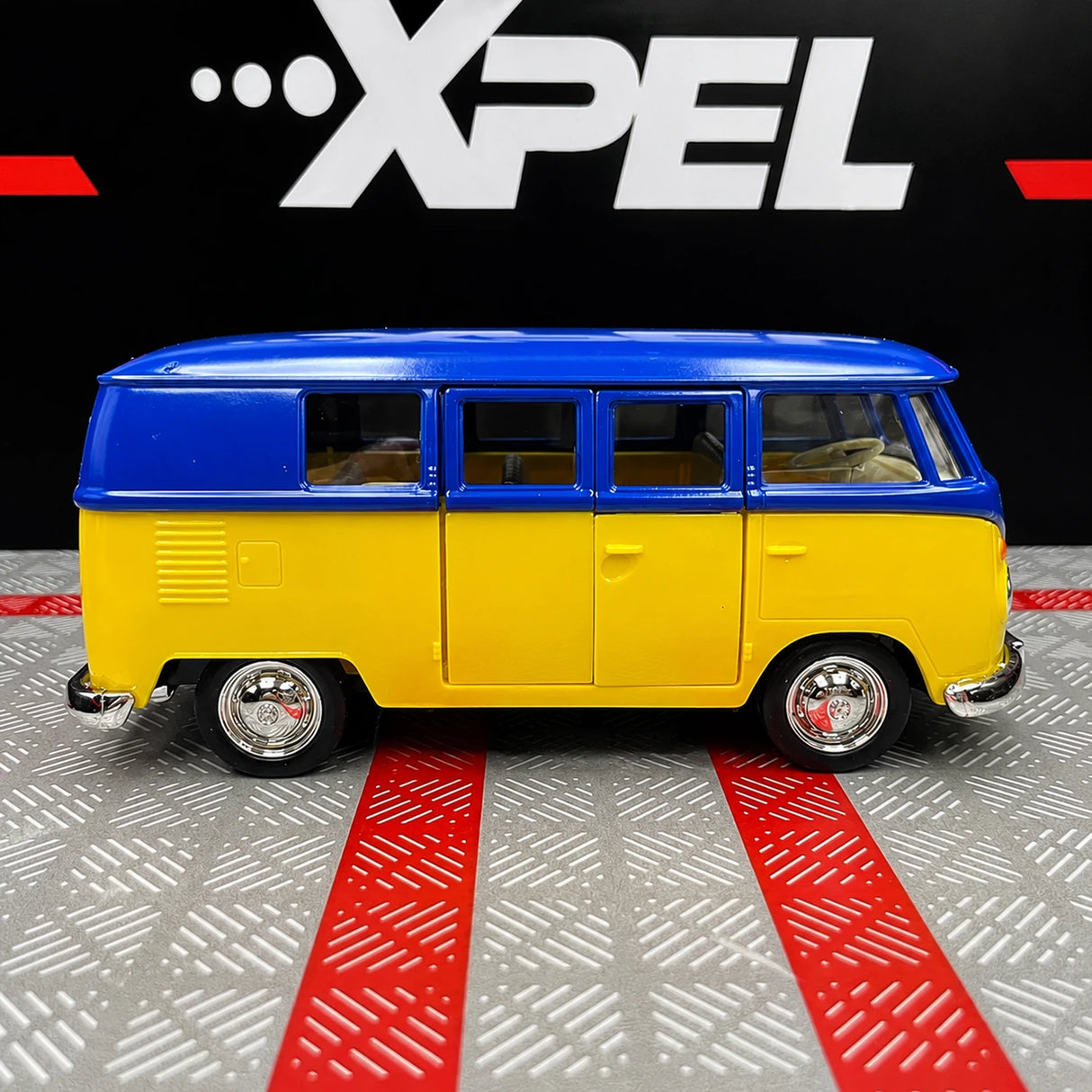 Volkswagen 1963 T1 Żółto-niebieski 1:36 – model wyświetlacza odlewany z odlewu