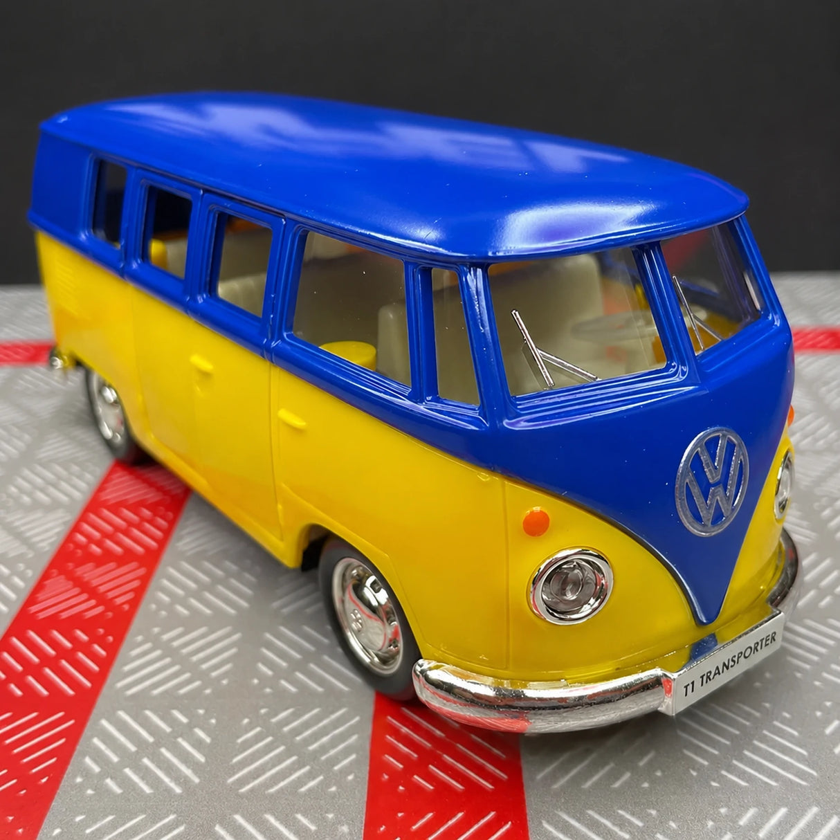 Volkswagen 1963 T1 Żółto-niebieski 1:36 – model wyświetlacza odlewany z odlewu
