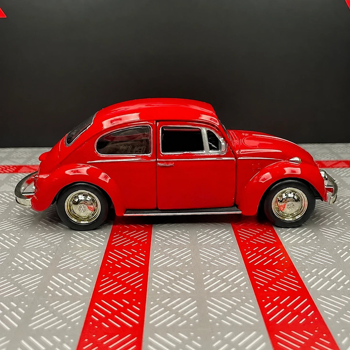 Volkswagen 1967 Beetle Glossy Red 1:36 – Diecast Display Model Die-Cast