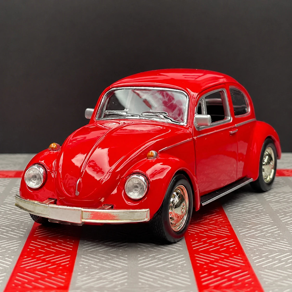 Volkswagen 1967 Beetle Glossy Red 1:36 – Diecast Display Model Die-Cast