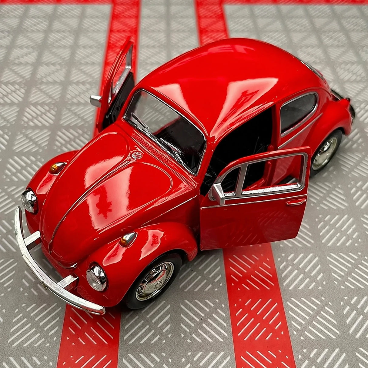 Volkswagen 1967 Beetle Glossy Red 1:36 – Diecast Display Model Die-Cast