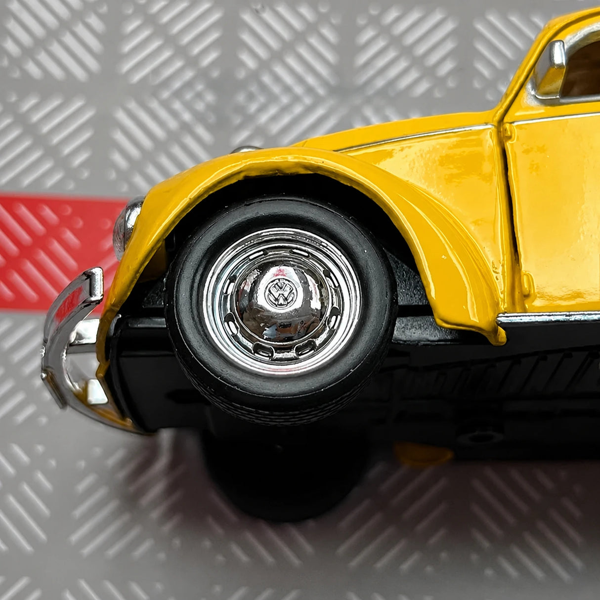 Volkswagen 1967 Beetle Glossy Yellow 1:36 – Diecast Display Model Die-Cast