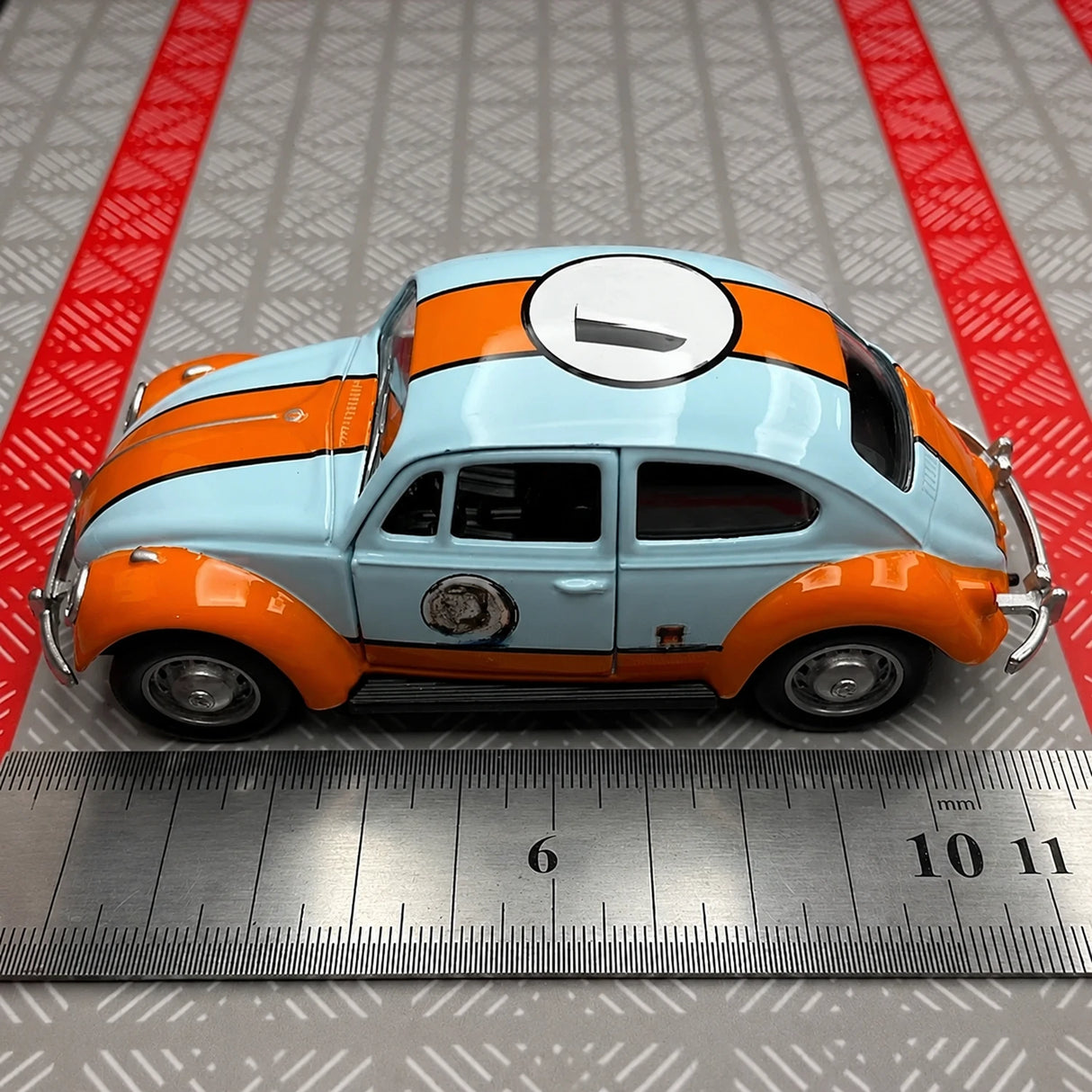 Volkswagen 1967 Beetle Gulf 1:36 – Diecast Display Model Die-Cast