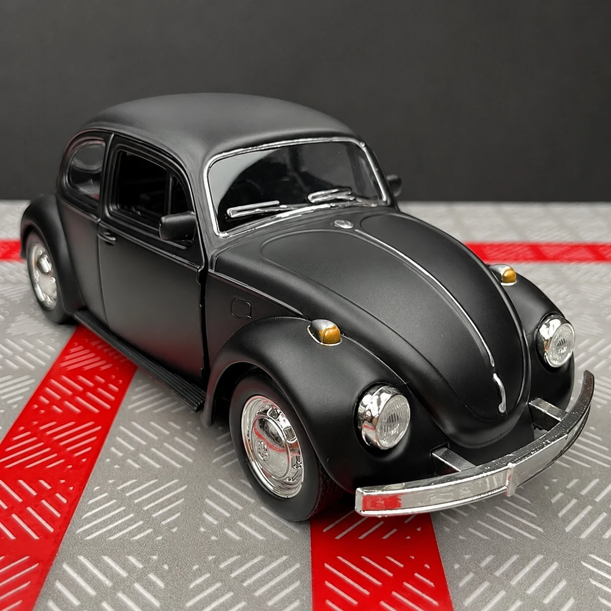 Volkswagen 1967 Beetle Matte Black 1:36 – Diecast Display Model Die-Cast