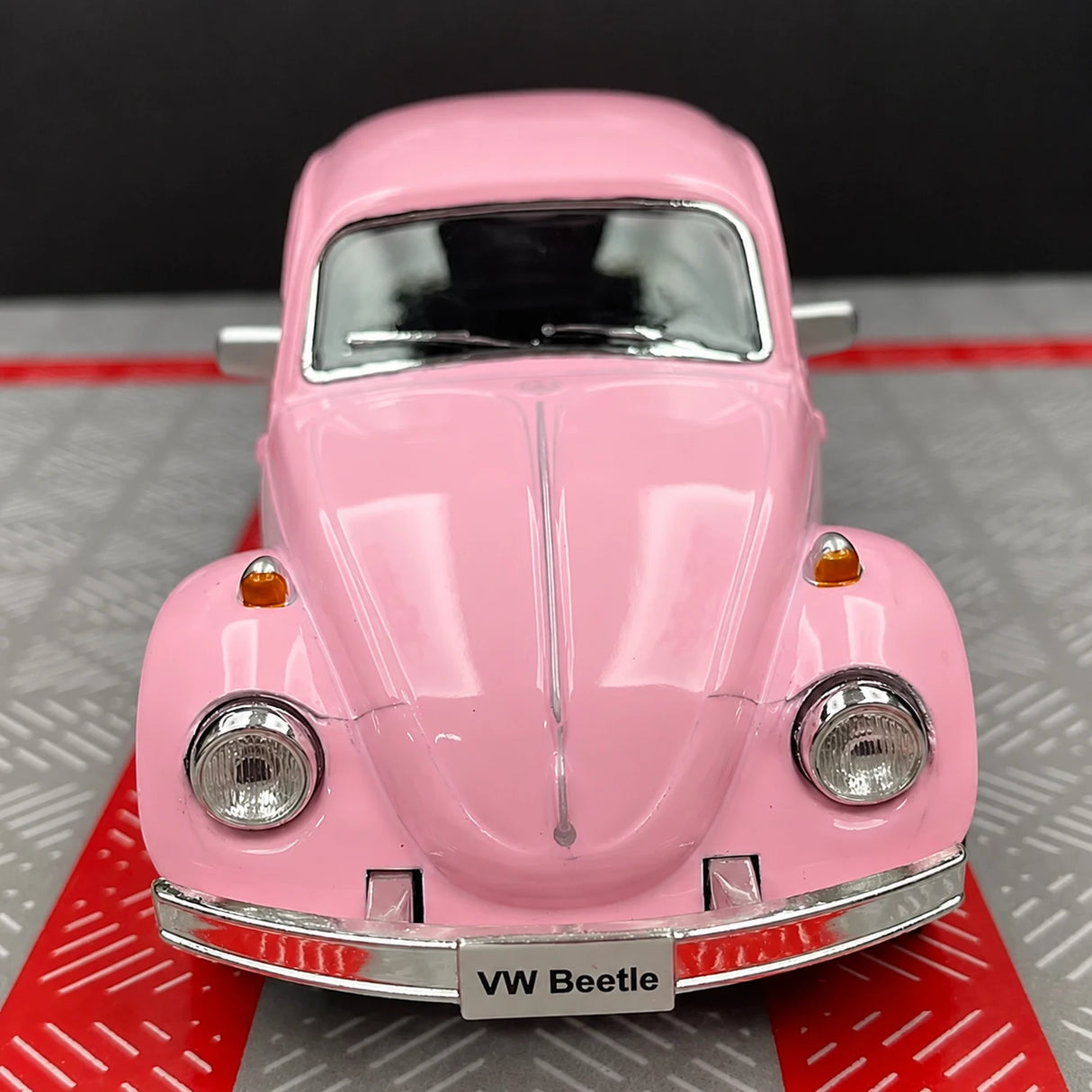 Volkswagen 1967 Beetle Pink 1:36 – Diecast Display Model Die-Cast