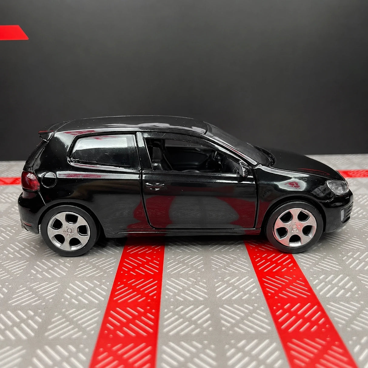 Volkswagen 2010 Golf GTI Black 1:36 – Diecast Display Model Die-Cast